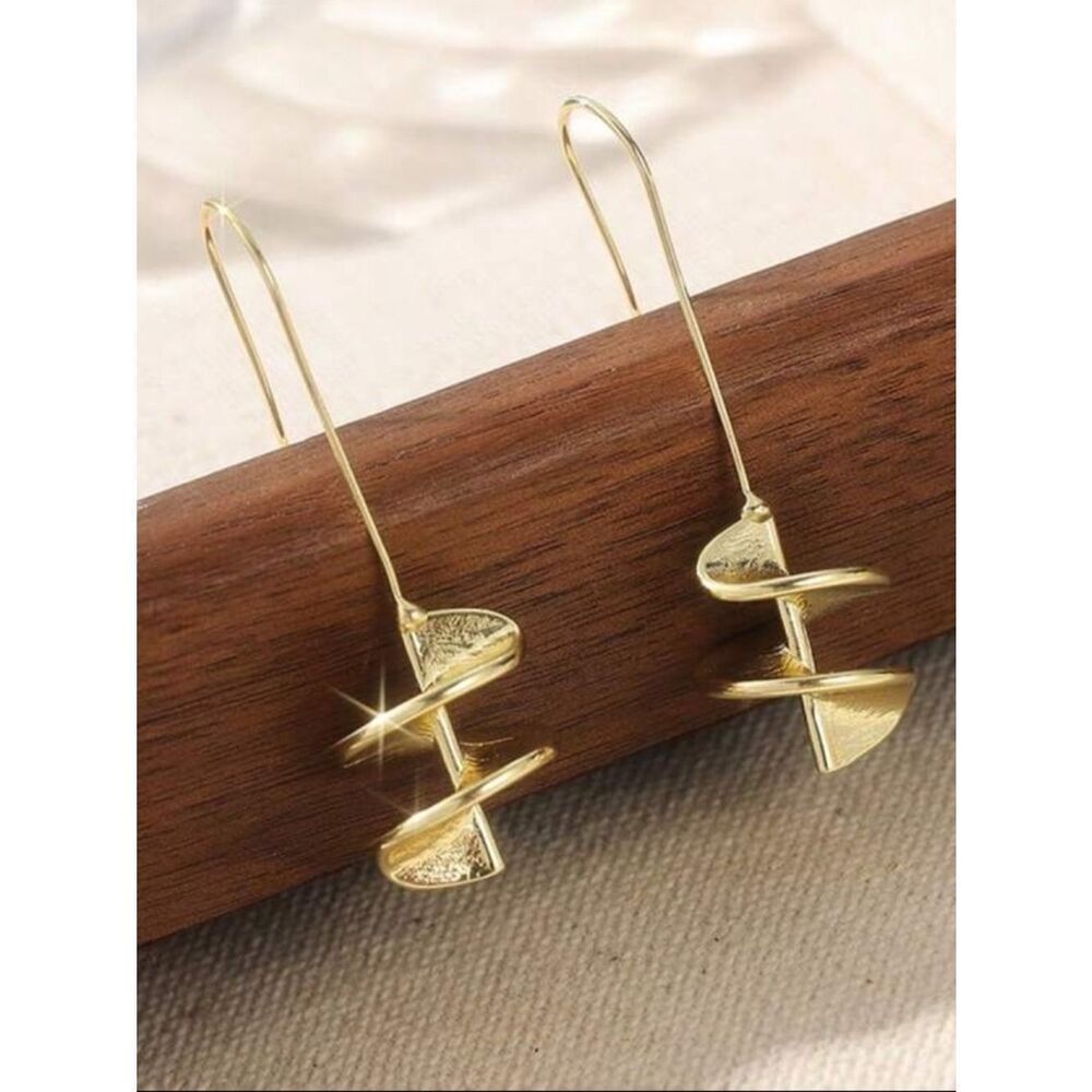 Gold Spiral Drop Earrings - Women Jewelry R 547